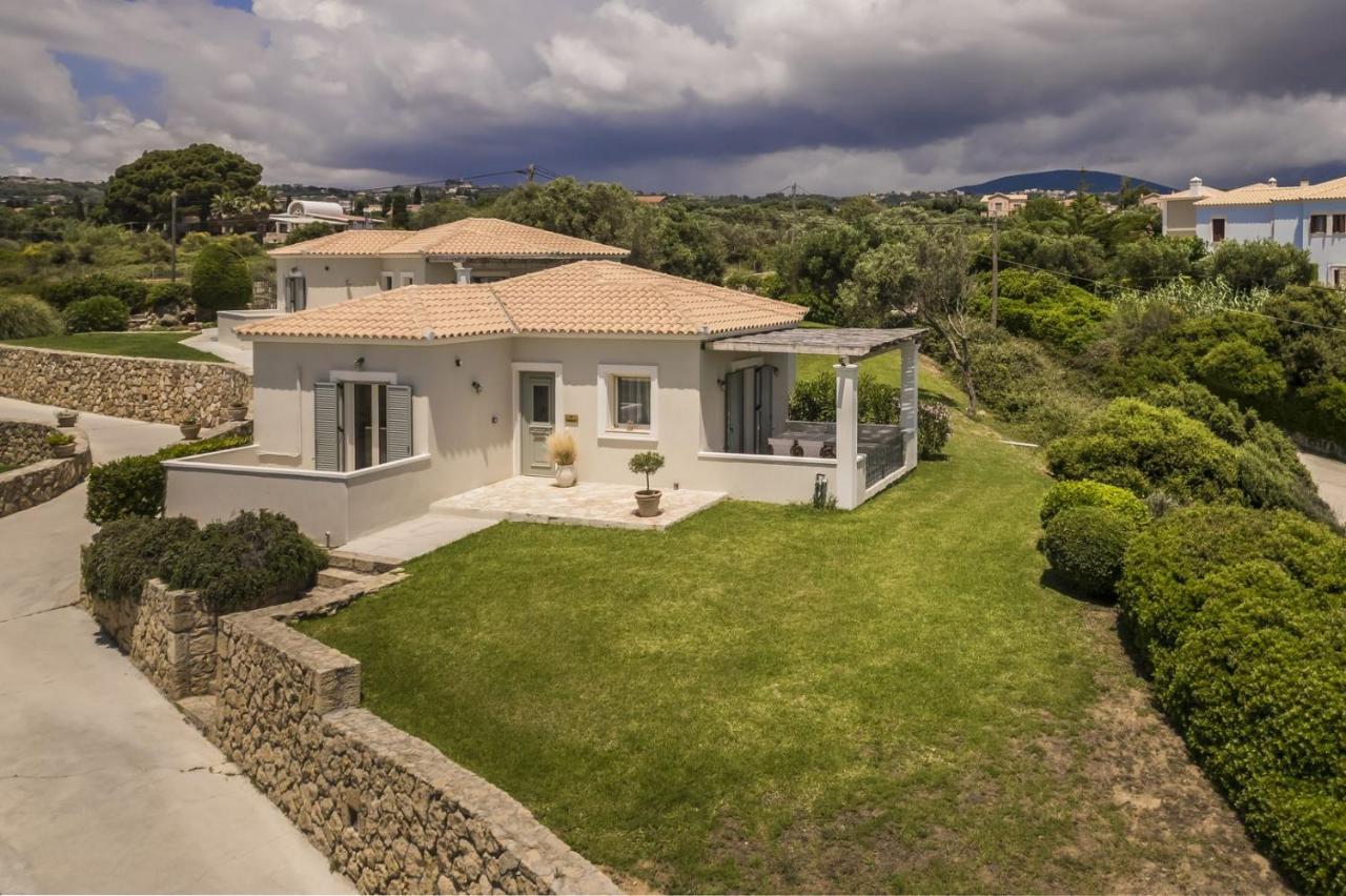 The Seasons Villa Svoronata Exterior photo