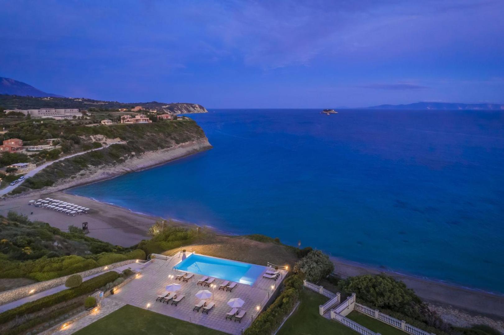 The Seasons Villa Svoronata Exterior photo