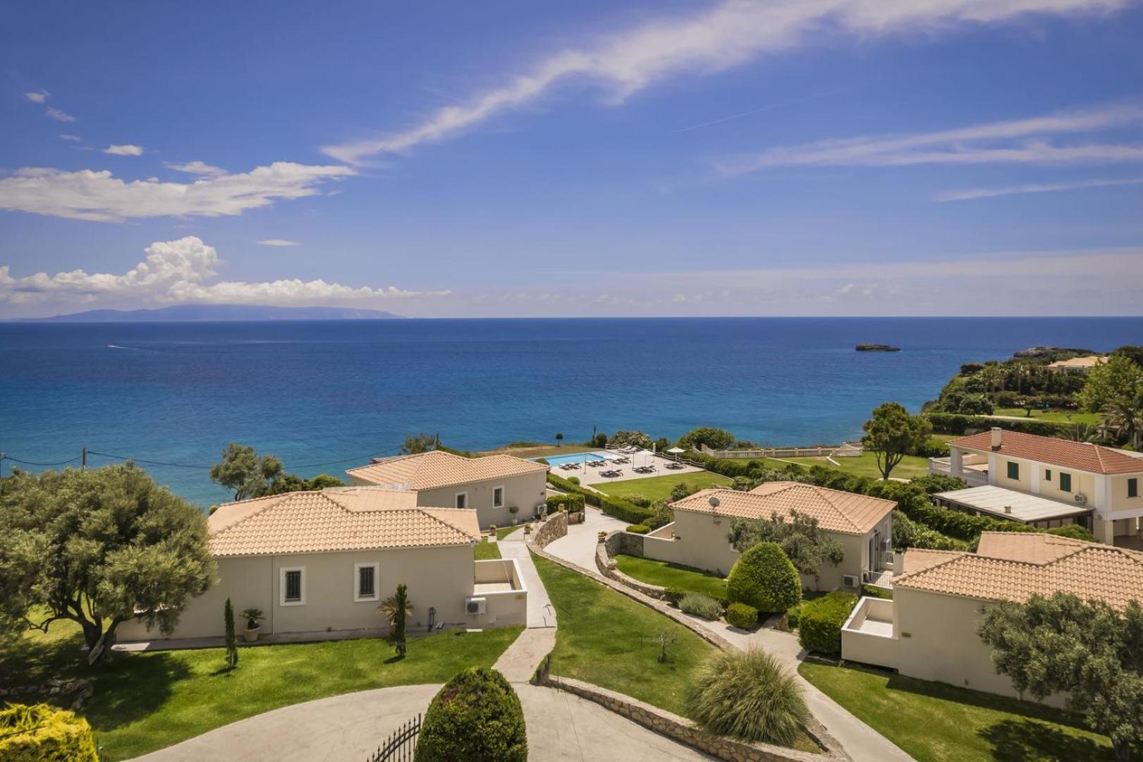 The Seasons Villa Svoronata Exterior photo