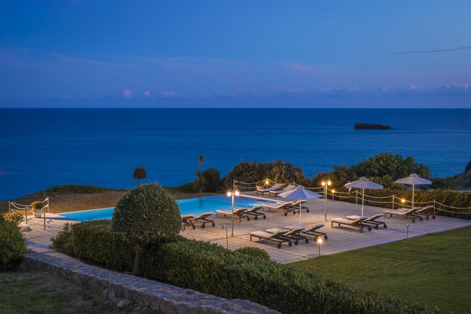 The Seasons Villa Svoronata Exterior photo