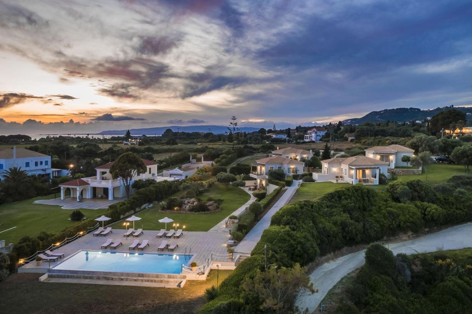 The Seasons Villa Svoronata Exterior photo