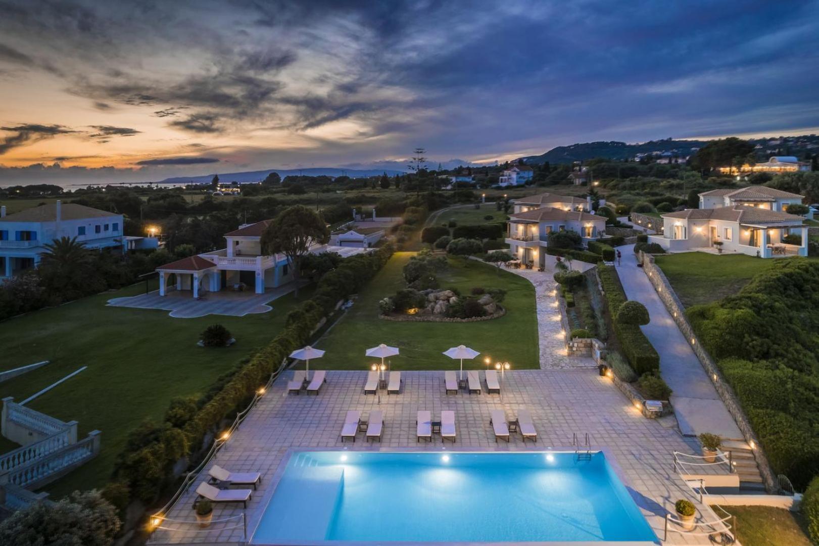 The Seasons Villa Svoronata Exterior photo