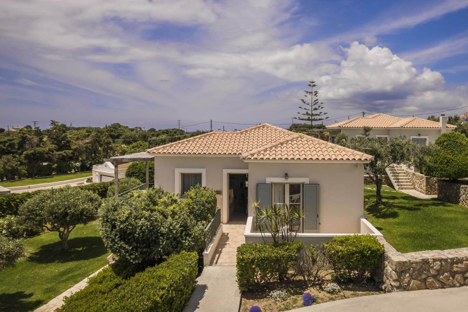 The Seasons Villa Svoronata Exterior photo
