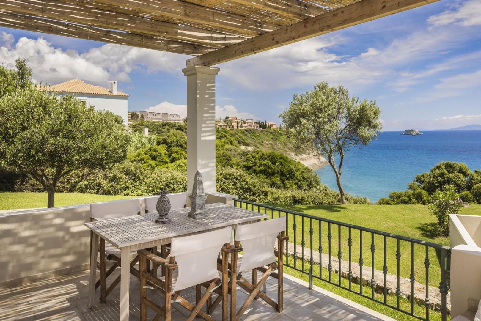 The Seasons Villa Svoronata Exterior photo